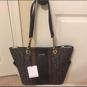 Calvin Klein L-Kitote Signature Leather Bag